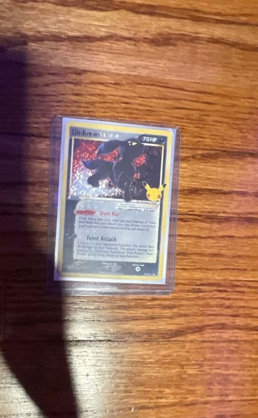 Pokemon Umbreon Gold Star Celebrations 17/17 Holo Trading Card